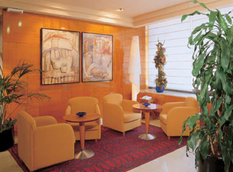 Nh Lleida Pirineos Hotel Bagian luar foto