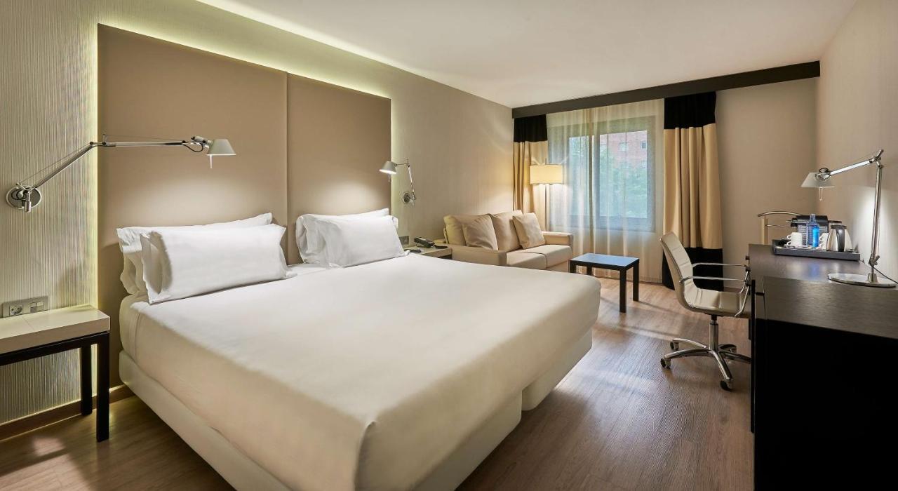 Nh Lleida Pirineos Hotel Bagian luar foto